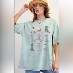 868 1X - 3X ❤️ EASEL PLUS sage BOOTS PRINT MINERAL WASHED KNIT TOP